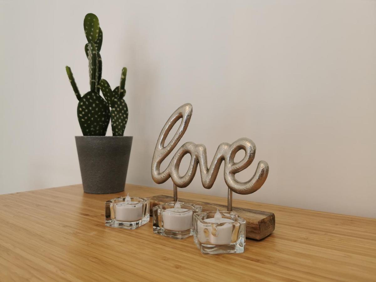 Eldon Row - Stylish Character Apartments - Central Location 1 & 2 Bed Available 돌겔라우 외부 사진